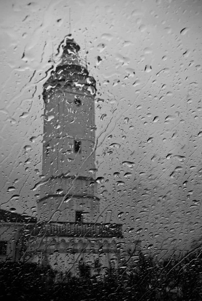 free bing rainy day lighthouse
